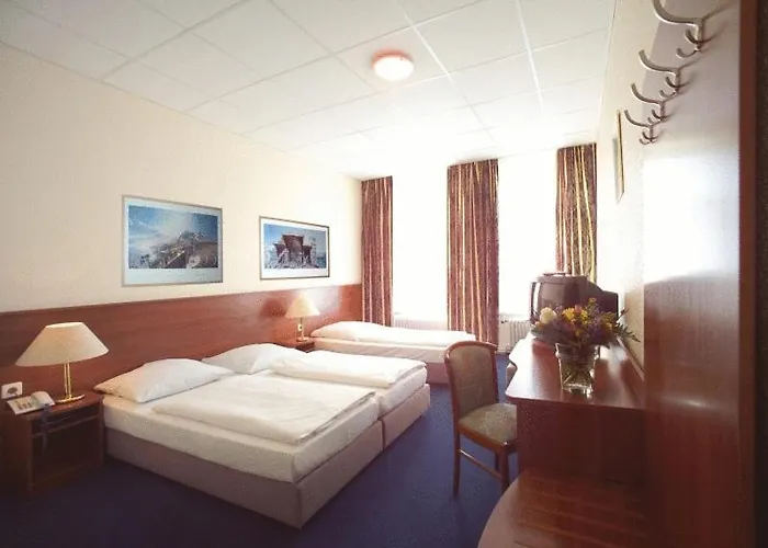 Terminus Am Hauptbahnhof & Zob Hotel 2*