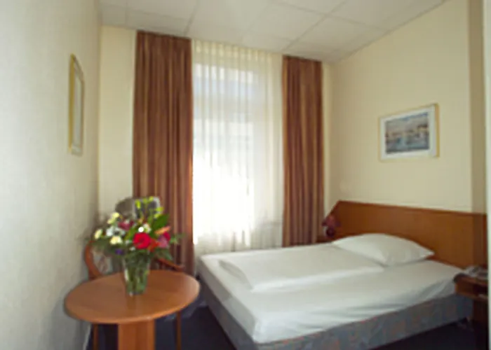 Terminus Am Hauptbahnhof & Zob Hotel 2*